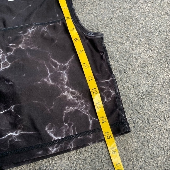 BuffBunny black marble peekaboo crop top - Picture 7 of 9